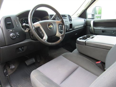 Used 2013 Chevrolet Silverado 2500 LT w/ Interior Plus Package AWD/4WD image 11