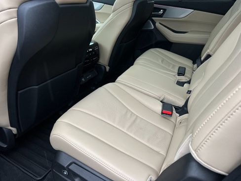 Used 2025 Acura MDX w/ Technology Package image 11