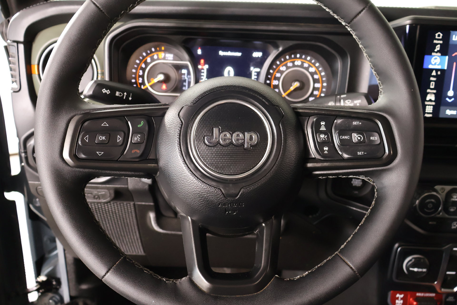 Used 2026 Jeep Gladiator Mojave AWD/4WD image 3