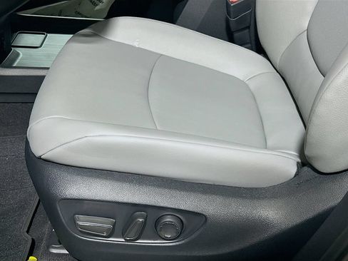 New 2026 Toyota Sienna XLE FWD image 16