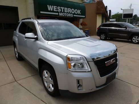 Used 2015 GMC Terrain SLE AWD/4WD image 1