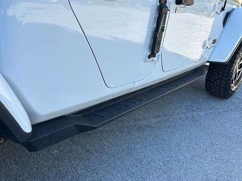 Certified 2023 Jeep Gladiator Rubicon image 30