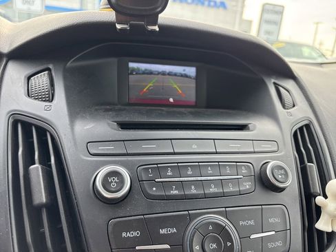 Used 2016 Ford Focus SE FWD image 14