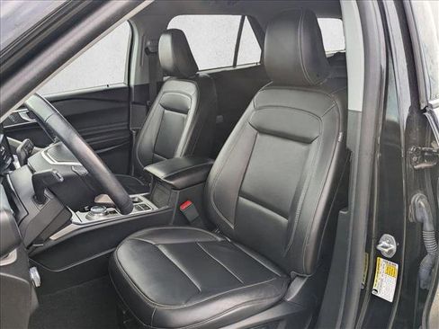 Used 2023 Ford Explorer XLT w/ Equipment Group 202A image 15