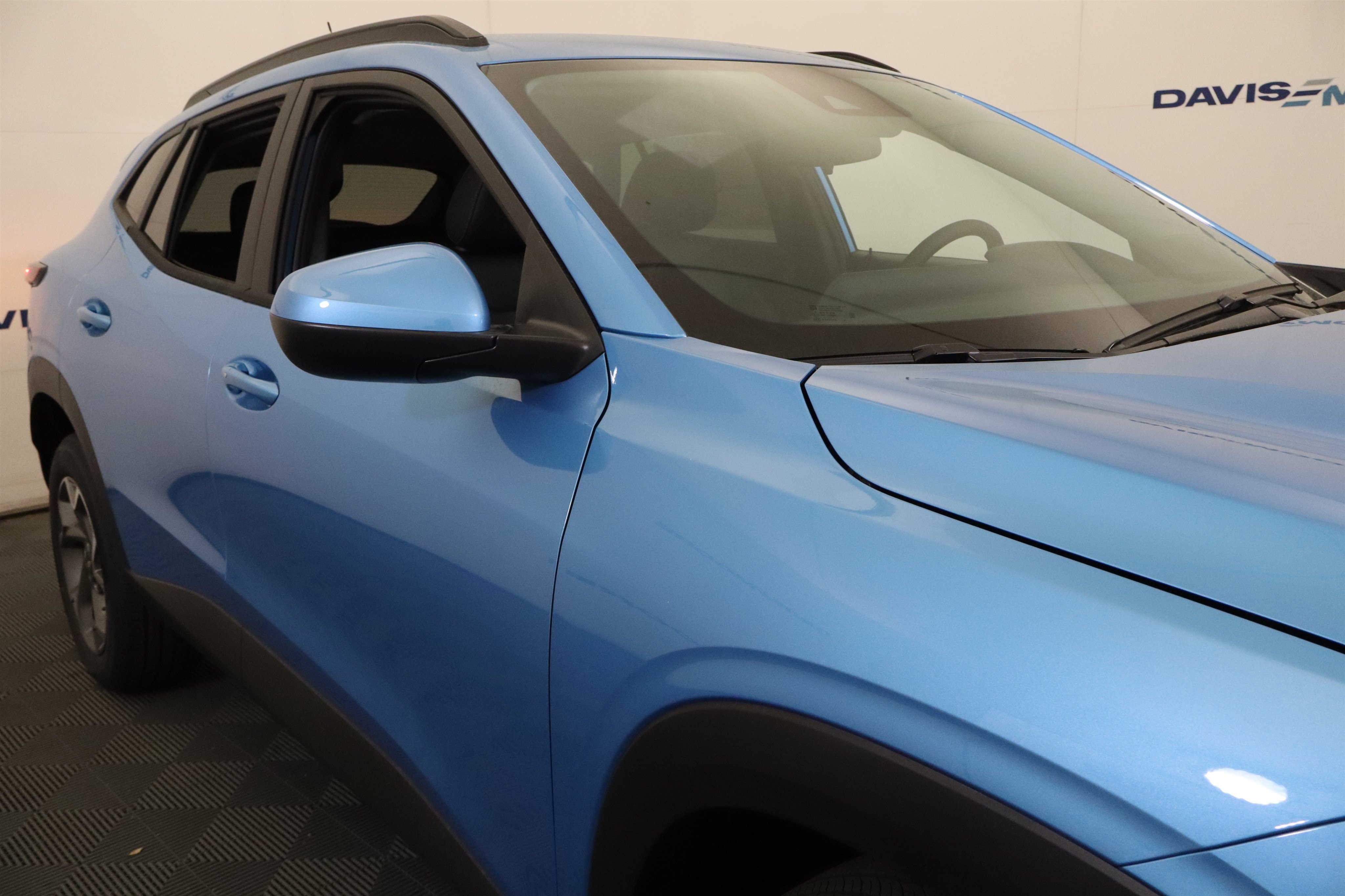 New 2026 Chevrolet Trax LT w/ Driver Confidence Package FWD image 4
