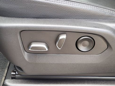 Used 2023 GMC Yukon XL Denali image 15