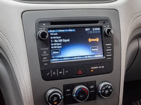 Used 2017 Chevrolet Traverse LS FWD image 16