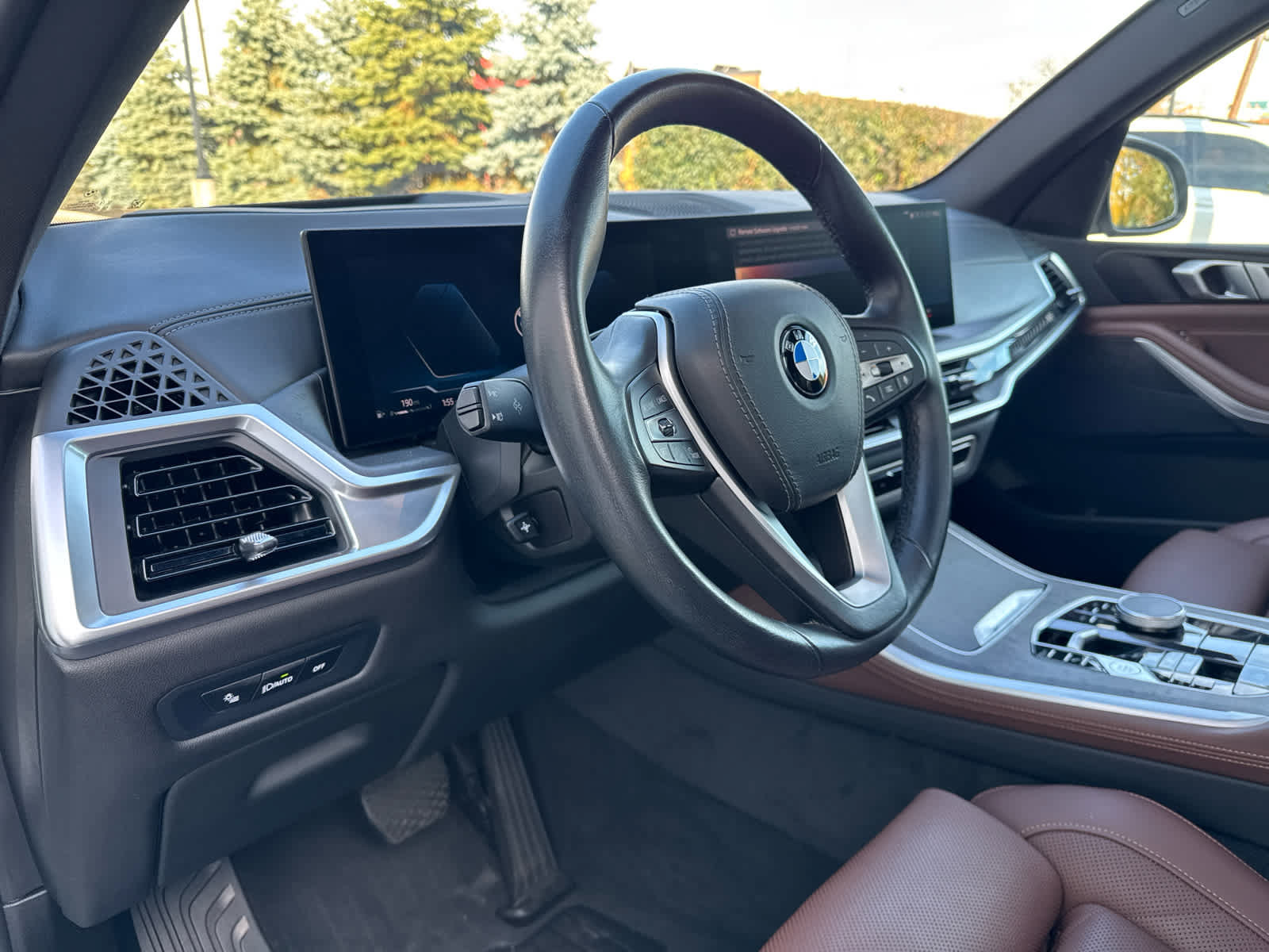 Used 2024 BMW X5 xDrive40i w/ Parking Assistance Package AWD/4WD image 9