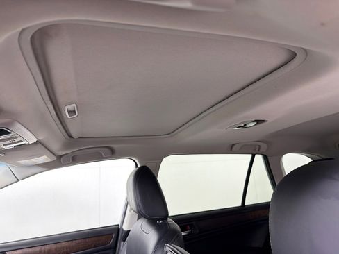 Used 2016 Subaru Outback 2.5i Limited AWD/4WD image 9