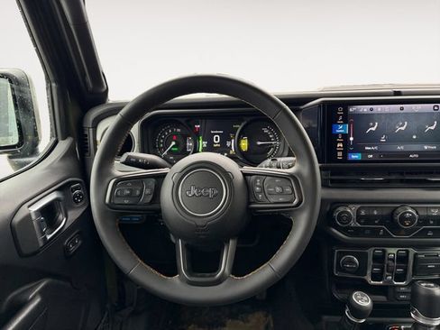 Used 2024 Jeep Wrangler Unlimited w/ Convenience Group AWD/4WD image 12