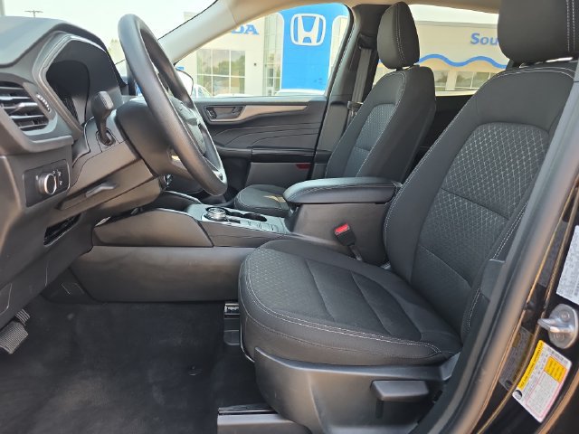 Used 2025 Ford Escape Active AWD/4WD image 10