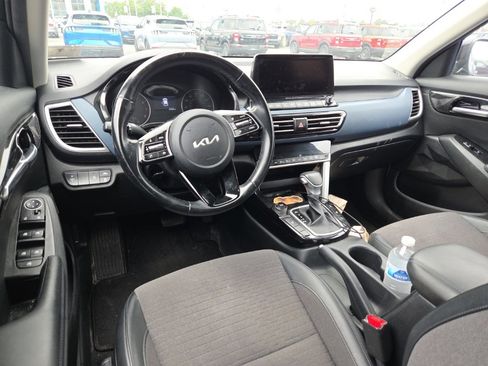 Used 2022 Kia Seltos S image 7