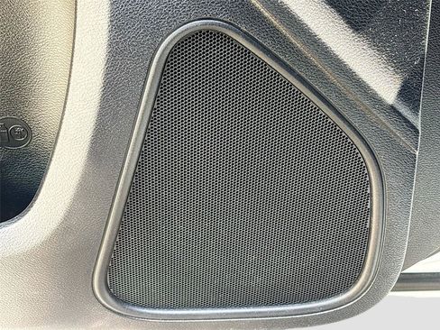 Used 2023 Chrysler 300 C image 20