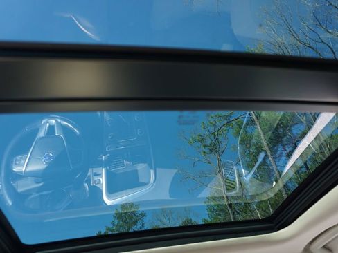 Used 2016 Volvo XC60 T5 Premier w/ Proximity Package image 12