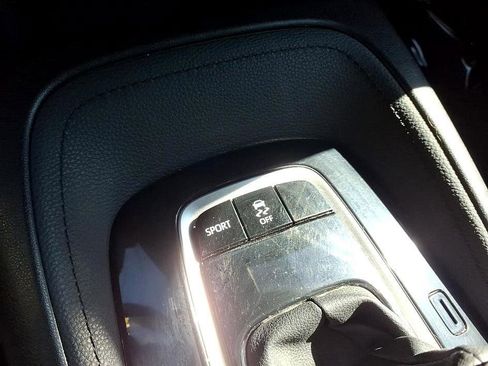 Used 2020 Toyota Corolla SE image 28