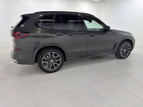 Used 2025 BMW X5 xDrive40i w/ Executive Package image 6