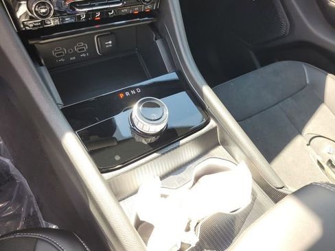 New 2025 Jeep Grand Cherokee Altitude image 25