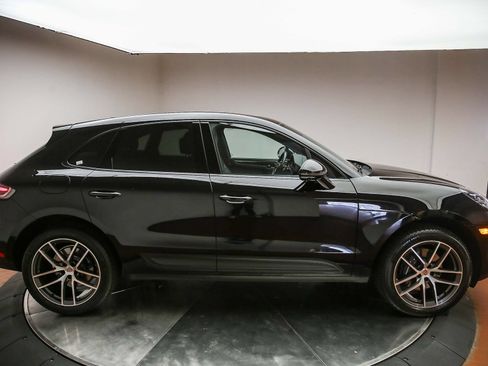 Certified 2026 Porsche Macan AWD/4WD image 5