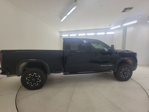 Used 2026 GMC Sierra 2500 AT4X image 6