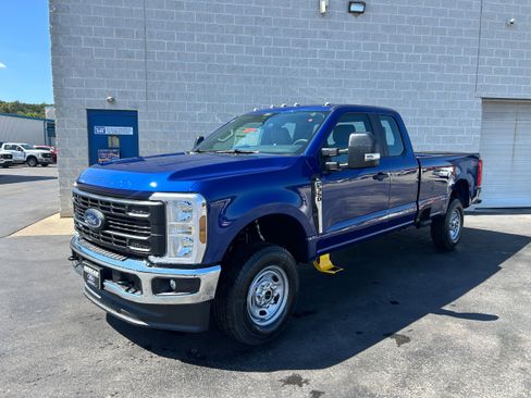 New 2026 Ford F350 XL w/ XL Chrome Package image 4