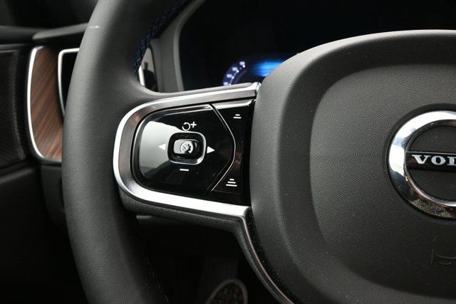 Used 2024 Volvo XC60 B5 Plus w/ Protection Package Premier AWD/4WD image 25