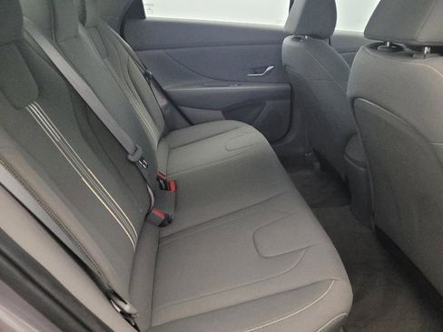 Used 2023 Hyundai Elantra SEL FWD image 19