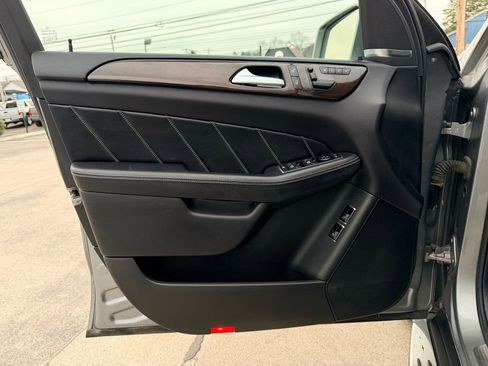 Used 2015 Mercedes-Benz GL 450 4MATIC image 24