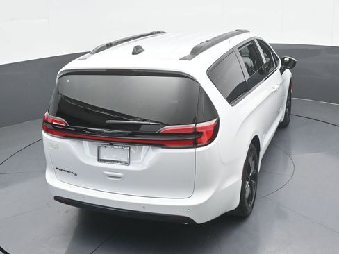 New 2026 Chrysler Pacifica Select image 49