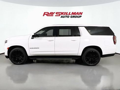 Used 2022 Chevrolet Suburban LT AWD/4WD image 4