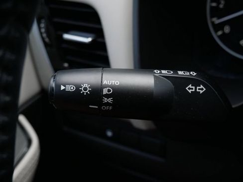 Used 2023 Nissan Rogue SL AWD/4WD image 18