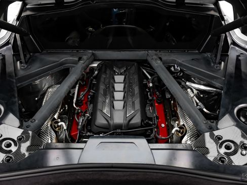 Used 2022 Chevrolet Corvette Stingray Preferred Cpe w/ Z51 Performance Package RWD image 4