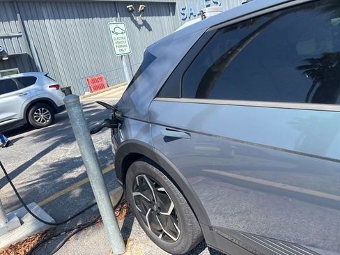 Used 2022 Hyundai Ioniq 5 SEL image 18