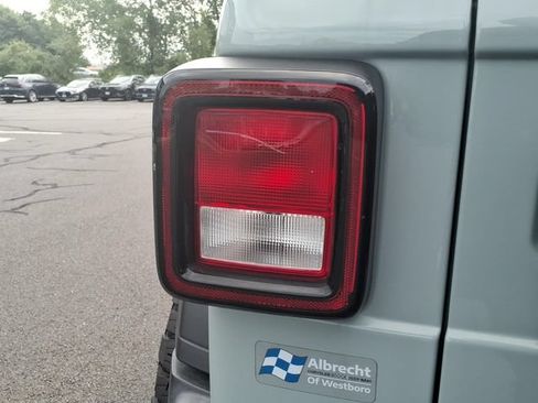 Used 2024 Jeep Wrangler Sport AWD/4WD image 16