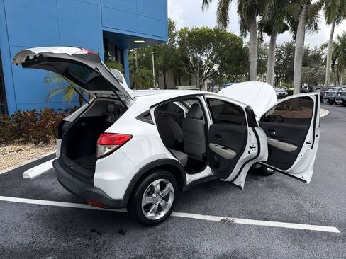 Certified 2021 Honda HR-V LX image 20