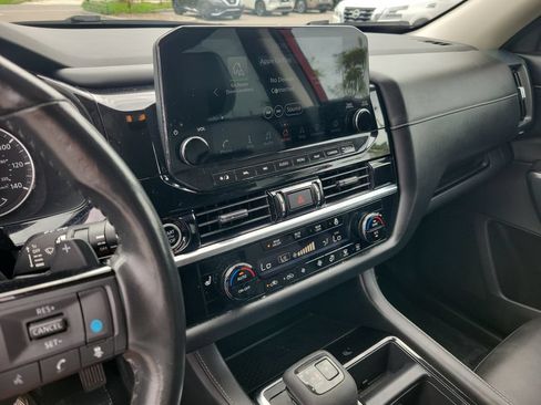 Certified 2023 Nissan Pathfinder SL FWD image 24