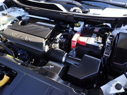 Used 2024 Nissan Rogue SV image 36