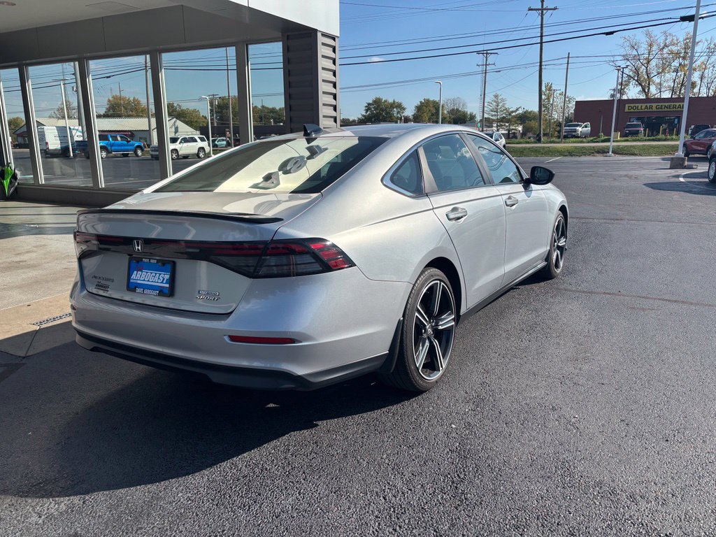 Used 2024 Honda Accord Sport image 4