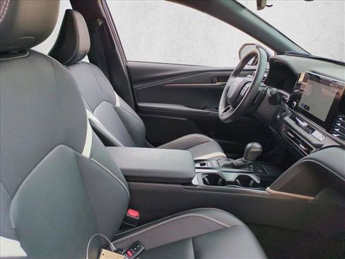 Used 2025 Toyota Camry SE FWD image 20