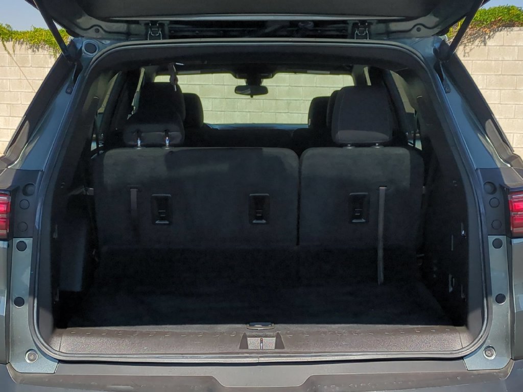 Used 2023 Chevrolet Traverse LT FWD image 30