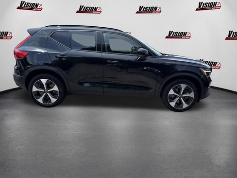 Used 2025 Volvo XC40 B5 Plus w/ Protection Package Premier AWD/4WD image 4