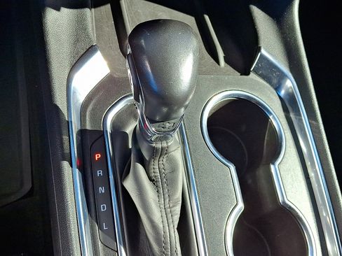 Used 2022 Chevrolet Traverse LT w/ LPO, Floor Liner Package image 16