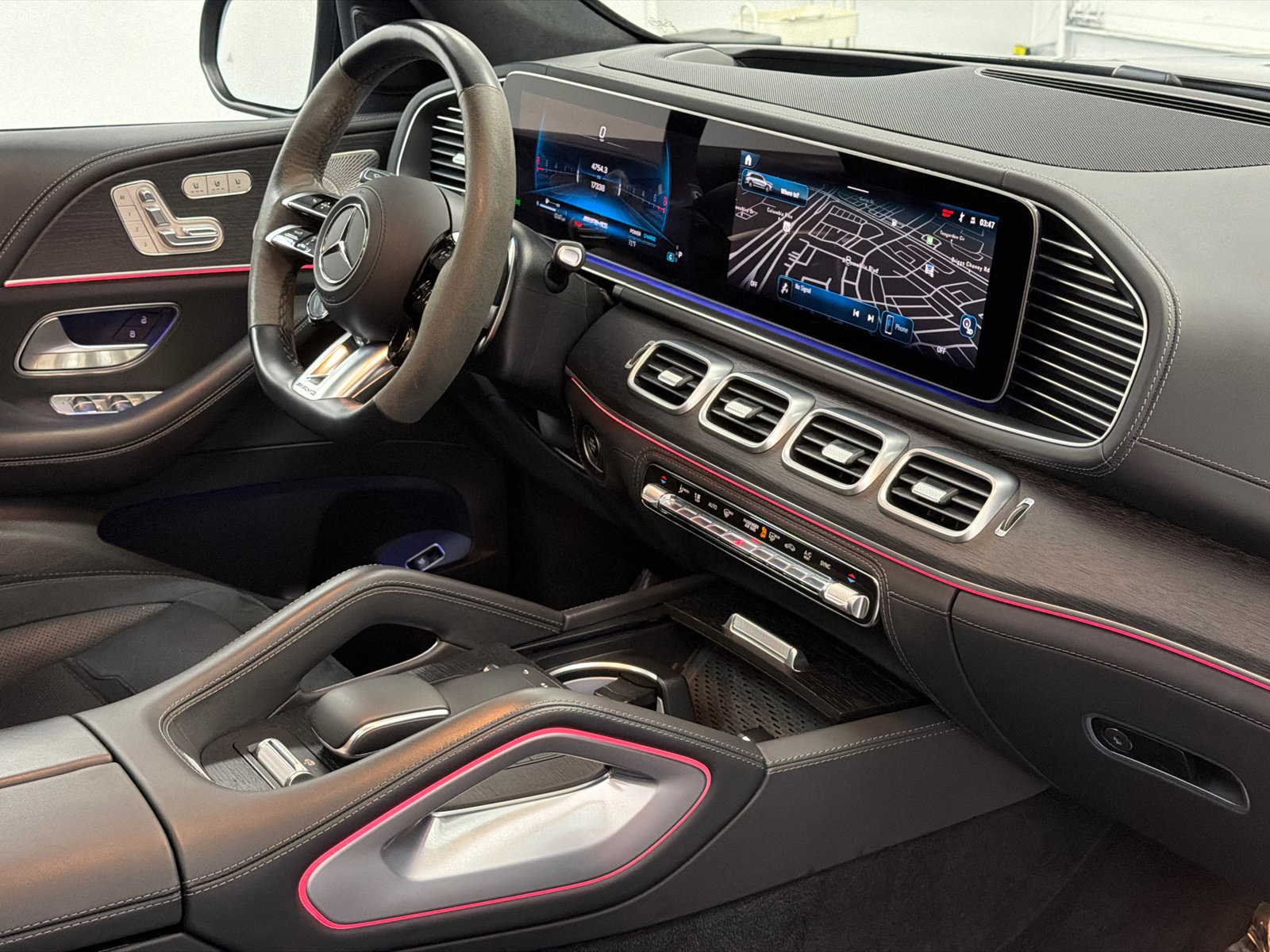 Used 2025 Mercedes-Benz GLS 63 AMG 4MATIC image 16