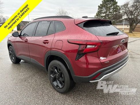 Used 2025 Chevrolet Trax LT image 4