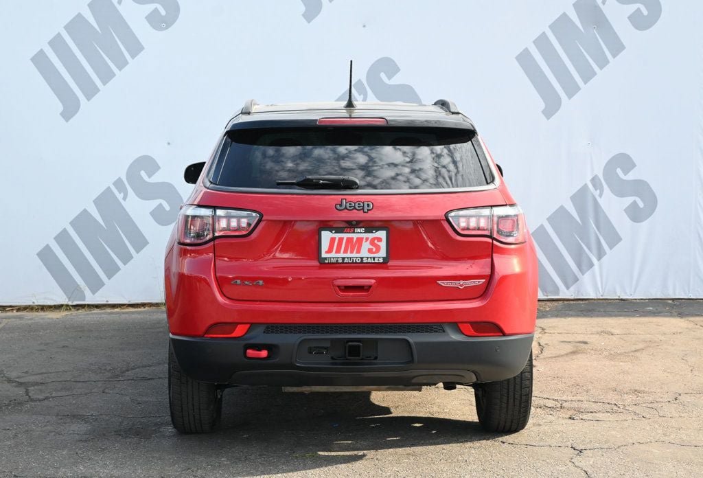 Used 2017 Jeep Compass Trailhawk w/ Leather Interior Group AWD/4WD image 6
