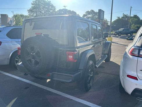 Used 2018 Jeep Wrangler Unlimited Sport S AWD/4WD image 4