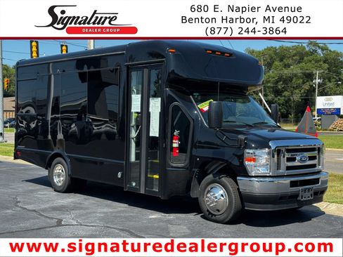 Used 2025 Ford E-450 and Econoline 450 Super Duty w/ Shuttle Bus Prep Package RWD image 1