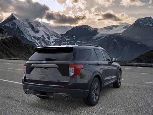 New 2024 Ford Explorer XLT w/ Equipment Group 202A image 8