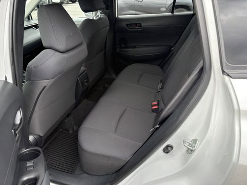 Certified 2023 Toyota Corolla Cross LE w/ Moonroof Package image 7