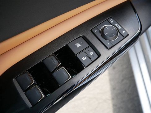 New 2025 Lexus ES 300h w/ Premium Package image 13