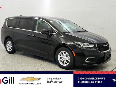 Used 2023 Chrysler Pacifica Touring-L